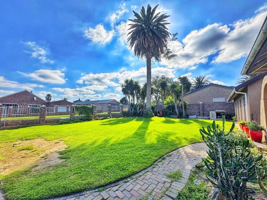 5 Bedroom Property for Sale in Kabega Park Eastern Cape